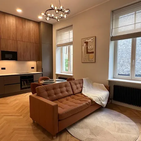 A-plus Premium アパート